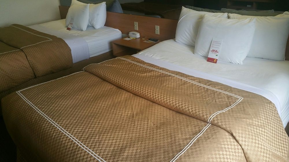Sonesta Essential Hotel Blue Springs Εξωτερικό φωτογραφία